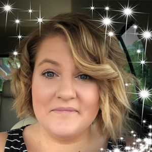 Meet your Posher, Caitlin